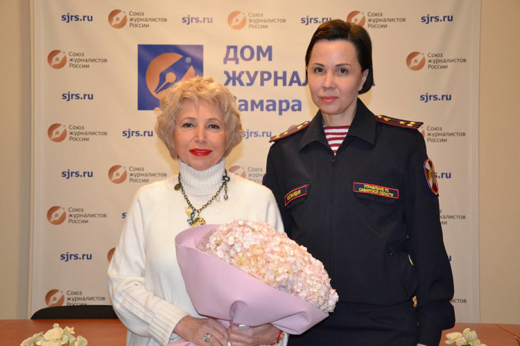 Самарские росгвардейцы поздравили  журналистов с Днем российской печати