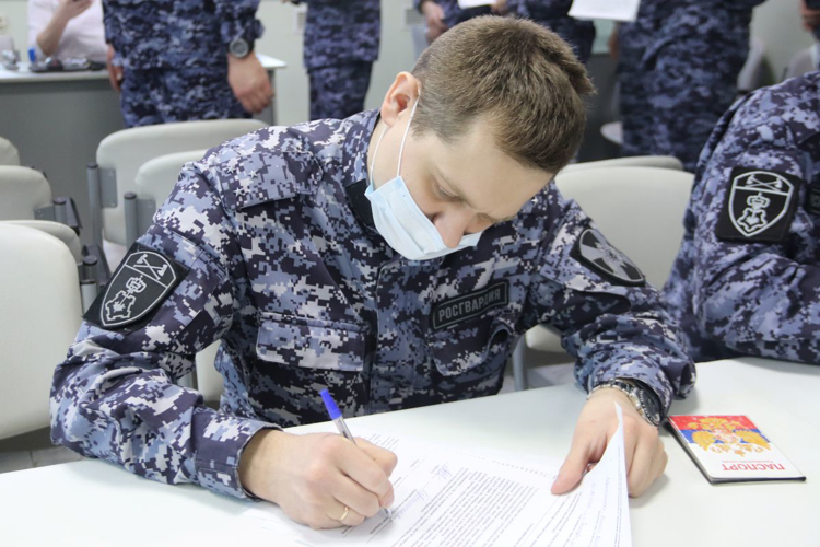 Самарские росгвардейцы поддержали акцию "Код донора. Защитники Отечества"