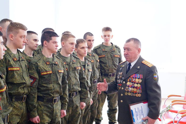 В Самаре состоялась встреча студентов государственного университета с ветераном Росгвардии