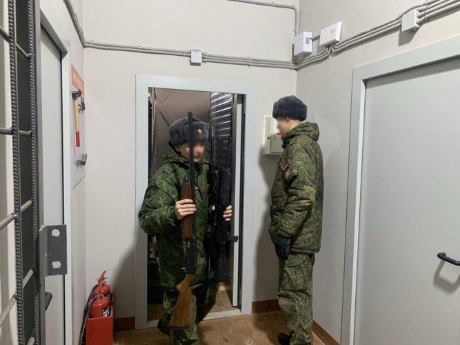 Двести двадцать единиц оружия передало Управление Росгвардии по Самарской области в зону СВО