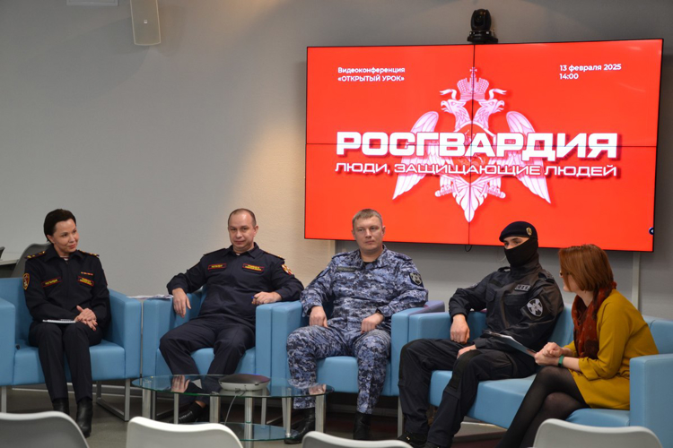 Сотрудники Росгвардии провели профориентационный урок со школьниками самарской области