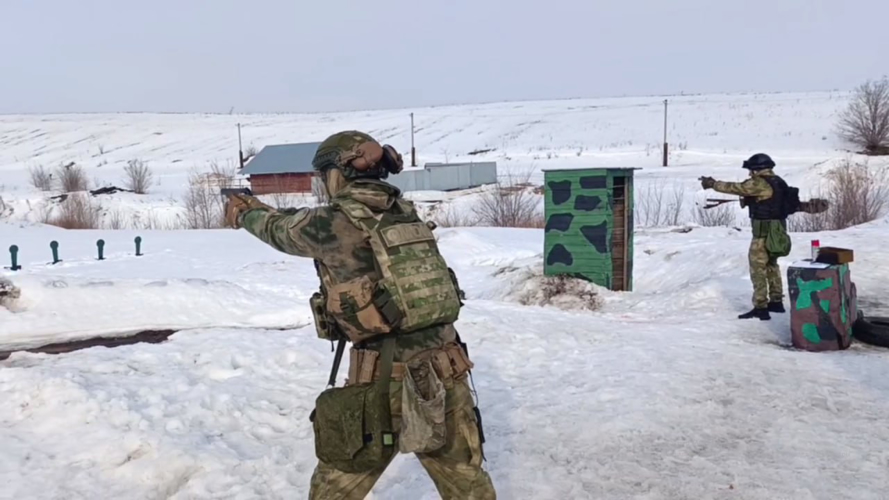 В Самаре росгвардейские спецназовцы определили лучших стрелков