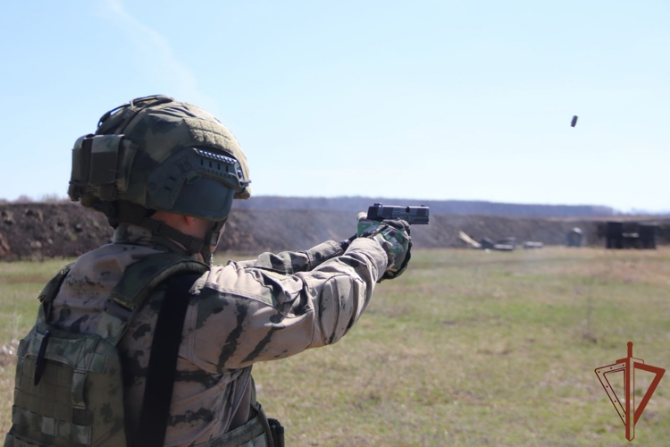 Чемпионат по служебно-боевой стрельбе прошел в Приволжском округе (видео)