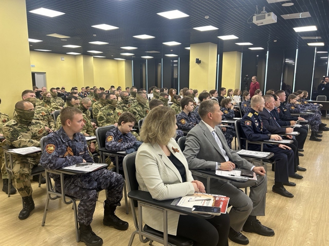 Самарские росгвардейцы приняли участие в акции «Диктант Победы»