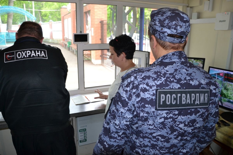 В Самарской области росгвардейцы провели проверку безопасности детских лагерей перед началом летнего сезона