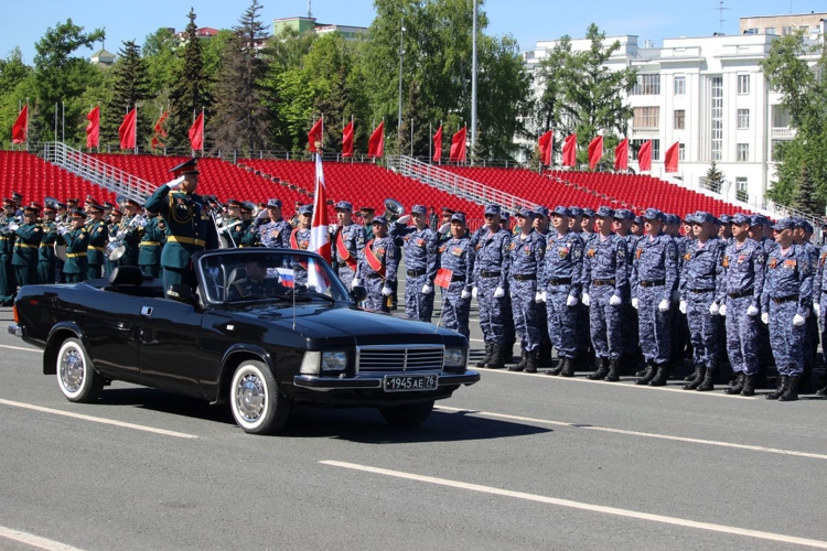 В Самаре представители Росгвардии приняли участие в генеральной репетиции Парада Победы
