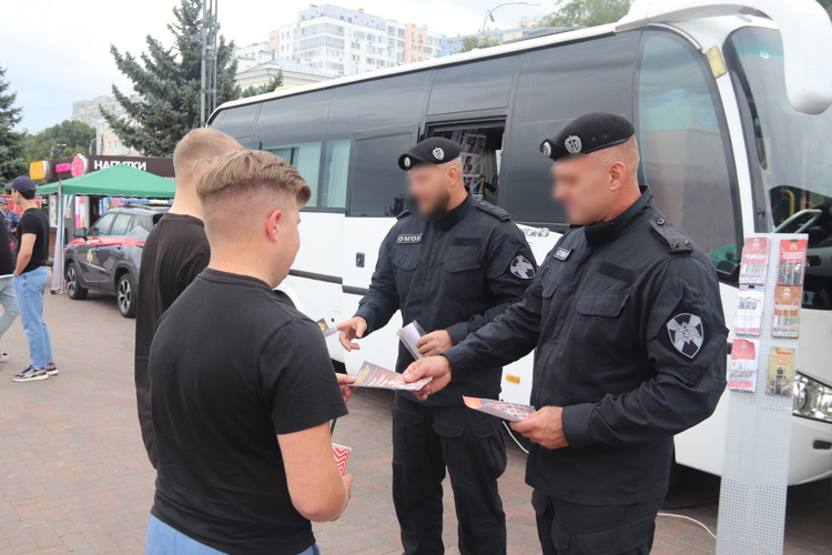 В Самарской области завершил работу мобильный агитационный пункт Росгвардии