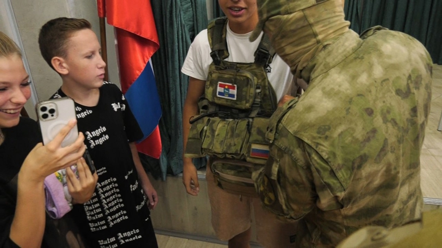 В рамках акции «Каникулы с Росгвардией» бойцы ОМОН встретились с самарскими школьниками