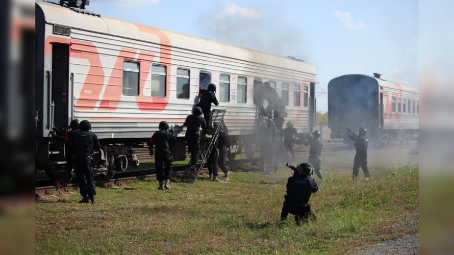 Росгвардейцы приняли участие в межведомственной антитеррористической тренировке в Самарской области (видео)