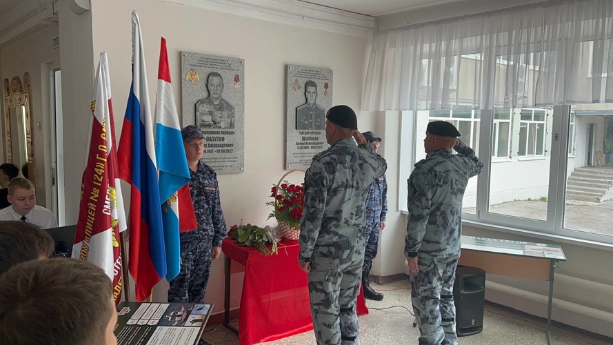 Самарские росгвардейцы вместе с подшефными кадетами почтили память погибшего коллеги