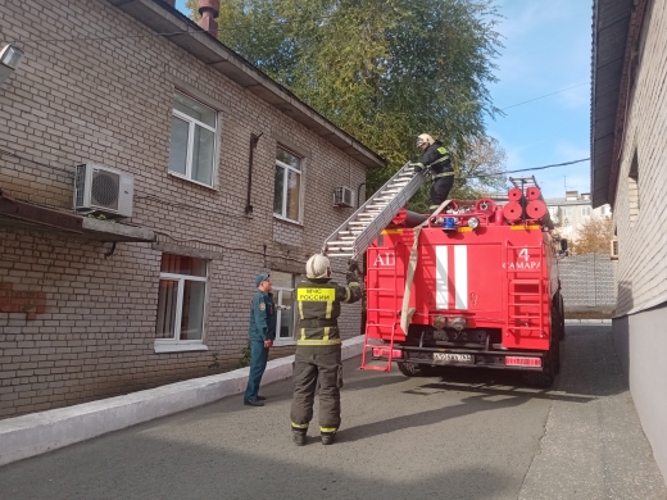 В Самарской области росгвардейцы провели пожарно-тактическое занятие