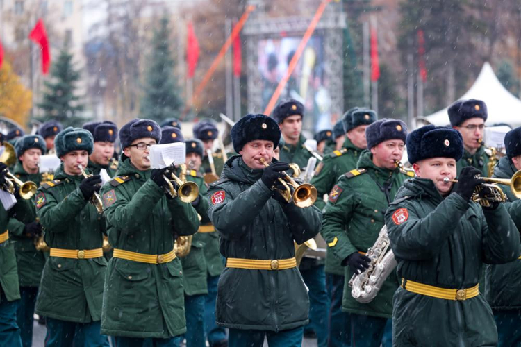 Росгвардейцы приняли участие в юбилейном Параде Памяти в Самаре