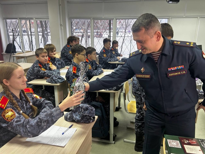 Самарские росгвардейцы поздравили подшефных кадет с наступающим Новым годом