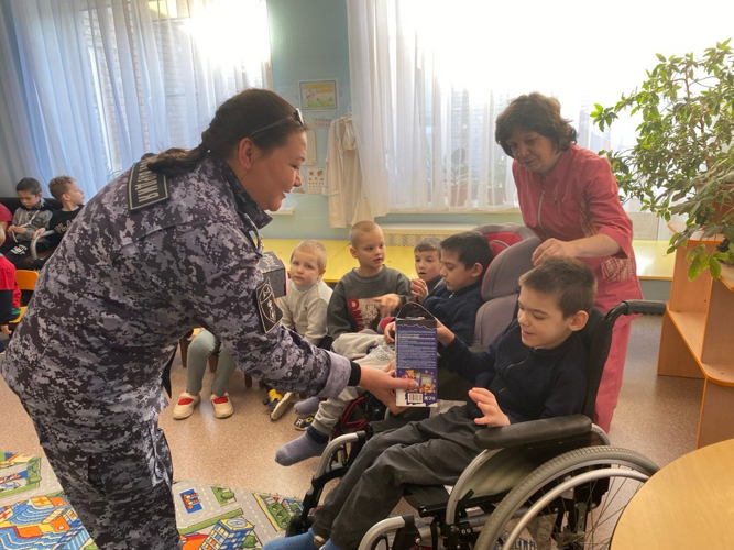 В Самаре продолжается акция «Дед Мороз специального назначения»