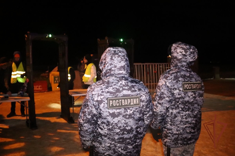 Росгвардейцы обеспечили безопасность во время празднования Крещения в Самарской области