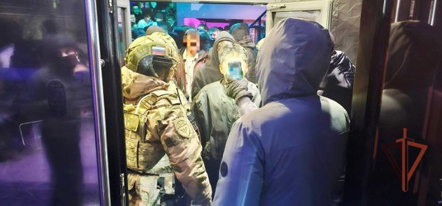 В Самаре при содействии ОМОН Росгвардии прошли профилактические мероприятия 