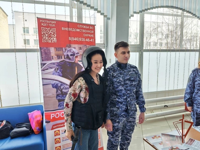 В преддверие юбилея ведомства росгвардейцы познакомили самарских студентов со службой в войсках правопорядка