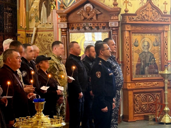 Самарским росгвардейцам вручили походный стяг Владимирской иконы Божией Матери