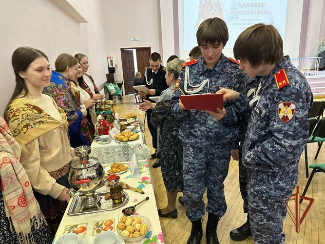 Ученица кадетского класса Росгвардии стала победительницей конкурса «Красавица в русской шали»