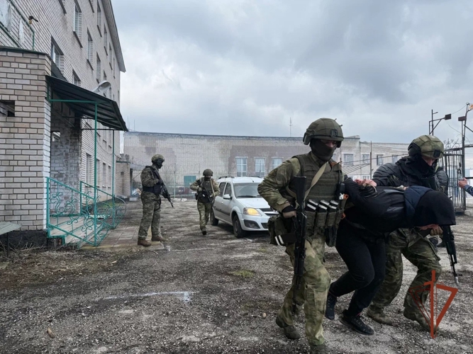 Представители спецподразделений Росгвардии приняли участие в тактико-строевых занятиях на базе УФСИН России по Самарской области  