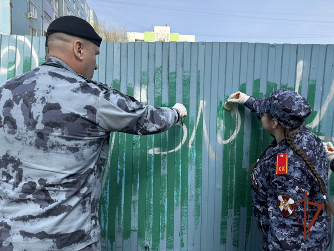 Самарские росгвардейцы вместе с подшефными кадетами приняли участие в общегородском субботнике
