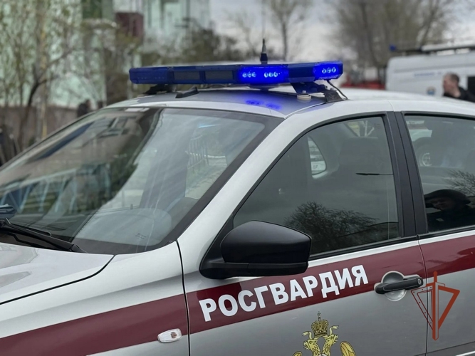 Росгвардейцы оказывают помощь спасателям на месте частичного обрушения жилого дома в Сызрани (видео)