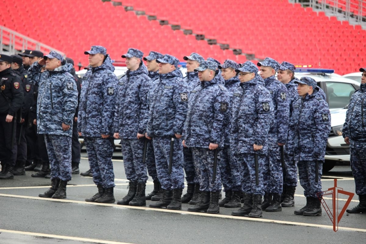 Росгвардейцы приняли участие в строевом смотре самарского гарнизона сил правопорядка