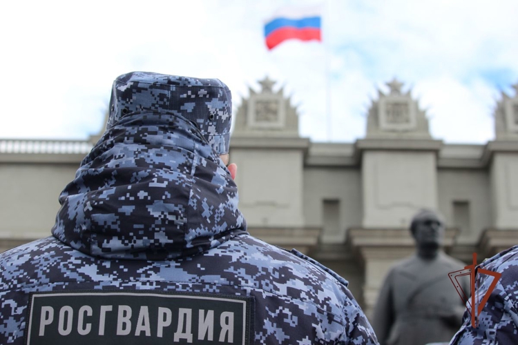 Росгвардейцы приняли участие в строевом смотре самарского гарнизона сил правопорядка