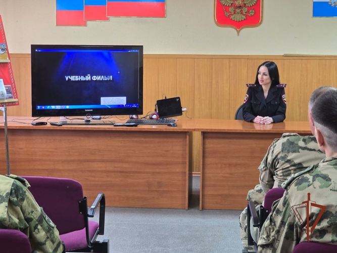 В Самаре для росгвардейцев состоялось профилактическое занятие по безопасности дорожного движения