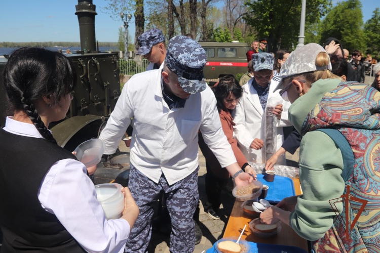 Росгвардия поздравила Самару с 81-й годовщиной Великой Победы