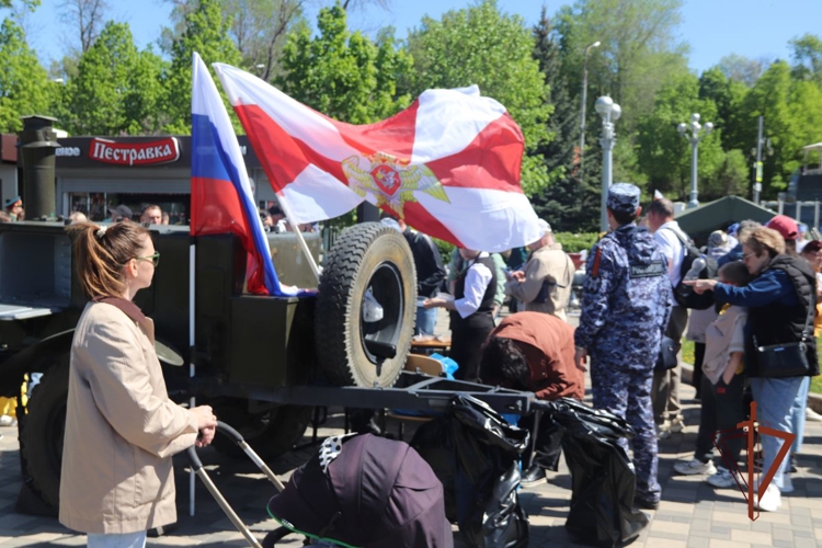 Росгвардия поздравила Самару с 81-й годовщиной Великой Победы