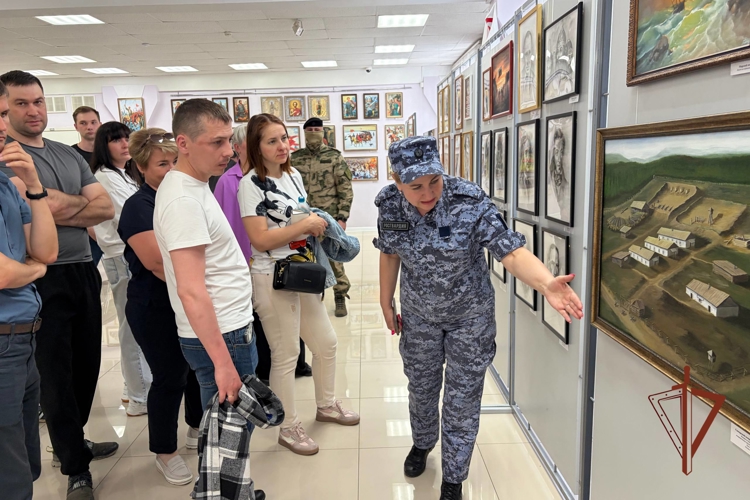 В Самаре открылась выставка художников Росгвардии, приуроченная к юбилею ведомства