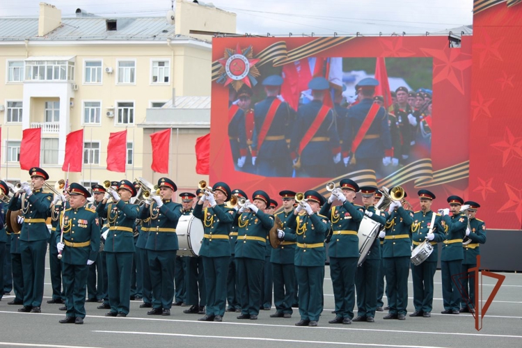 Росгвардейцы приняли участие в Параде Победы в Самаре (видео)