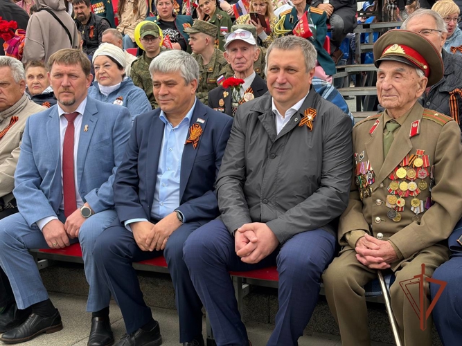 Росгвардейцы приняли участие в Параде Победы в Самаре (видео)