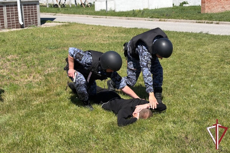 Лучшую группу задержания вневедомственной охраны Росгвардии определили в Самарской области