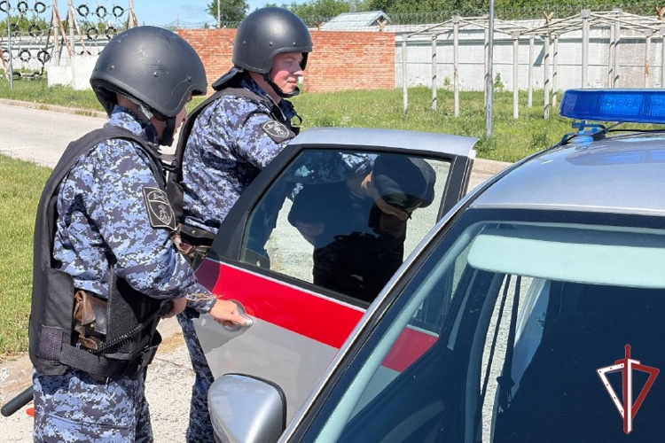 Лучшую группу задержания вневедомственной охраны Росгвардии определили в Самарской области