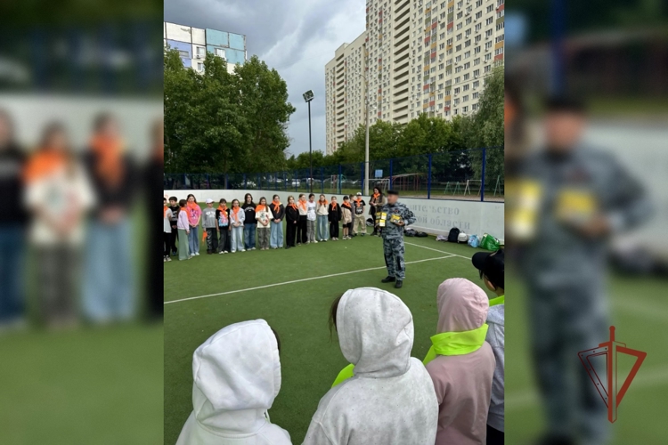 В день защиты детей росгвардейцы дали старт ведомственной акции «Каникулы с Росгвардией» в Самаре