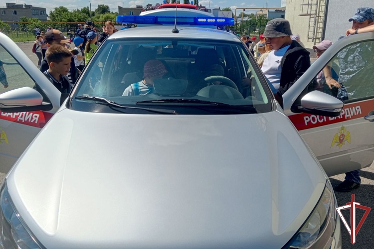 В Самарской области росгвардейцы приняли участие в мероприятии в рамках «Единого дня безопасности несовершеннолетних»