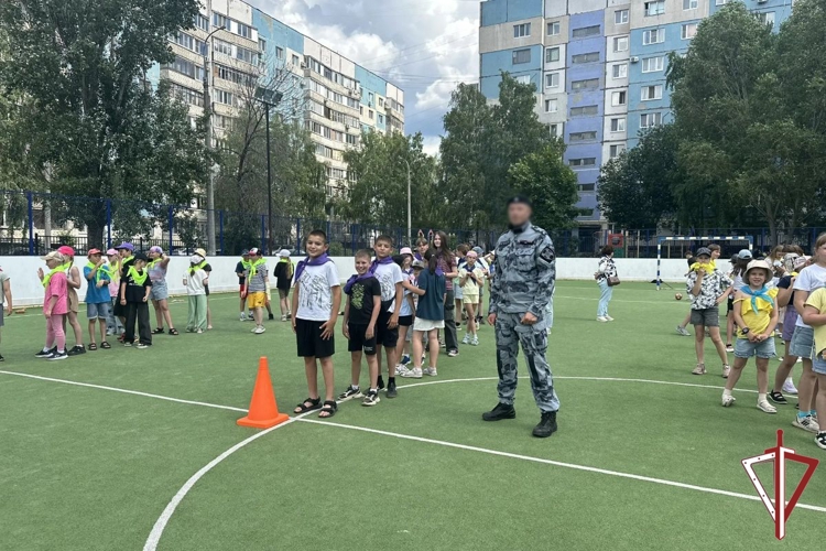 В Самарской области росгвардейцы провели серию патриотических акций в честь Дня России