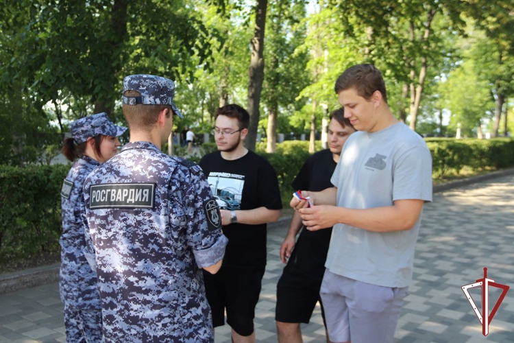 В Самарской области росгвардейцы провели серию патриотических акций в честь Дня России