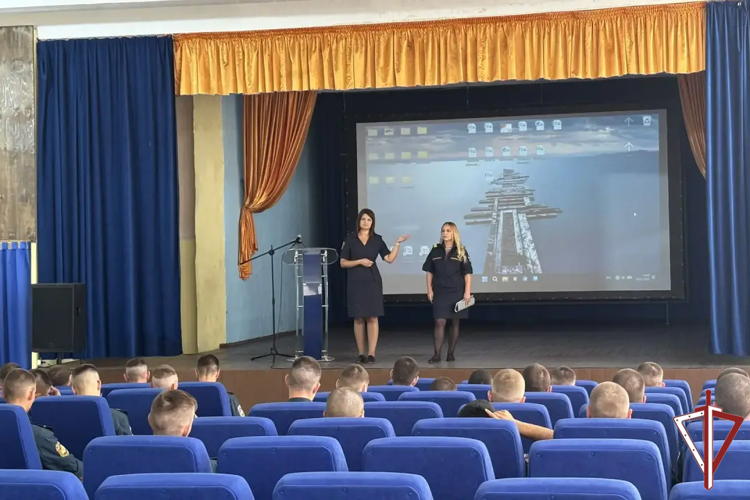 В Самаре сотрудники Росгвардии провели профориентационную встречу с военнослужащими, увольняемыми в запас