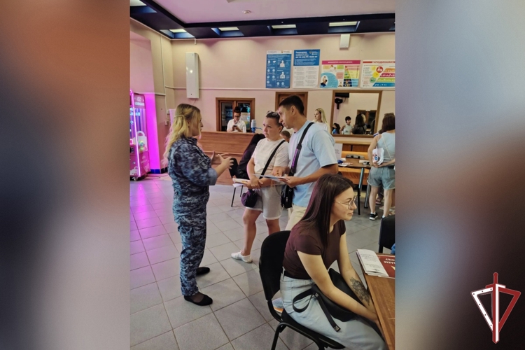 Росгвардейцы приняли участие в ярмарке вакансий в Самарской области