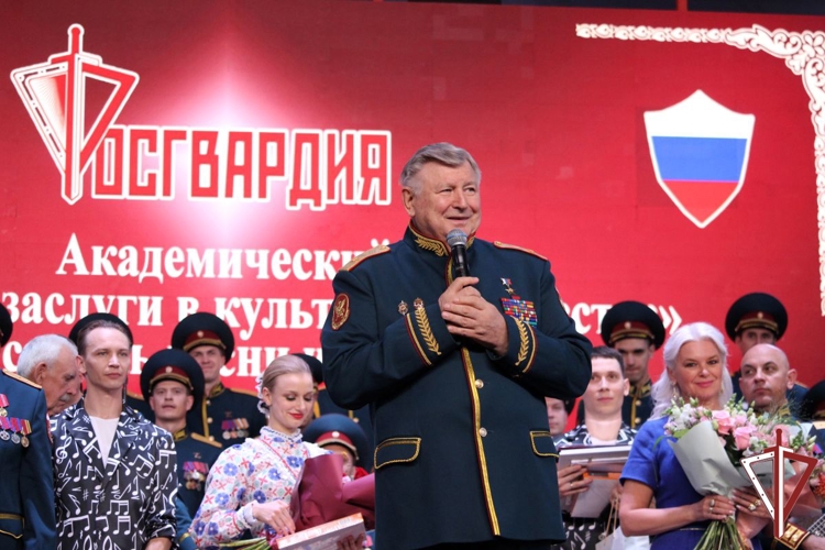 Академический ансамбль песни и пляски Росгвардии выступил в Струковском саду Самары