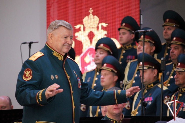 Академический ансамбль песни и пляски Росгвардии выступил в Струковском саду Самары