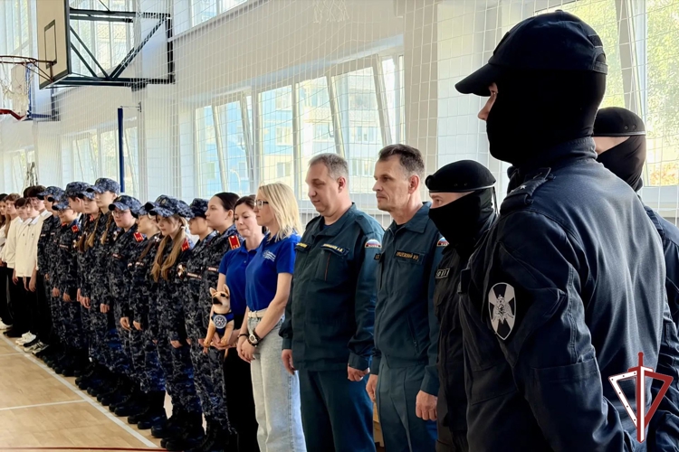 В Самаре сотрудники Росгвардии приняли участие в антитеррористической акции в лицее имени Дениса Лазутина (видео)