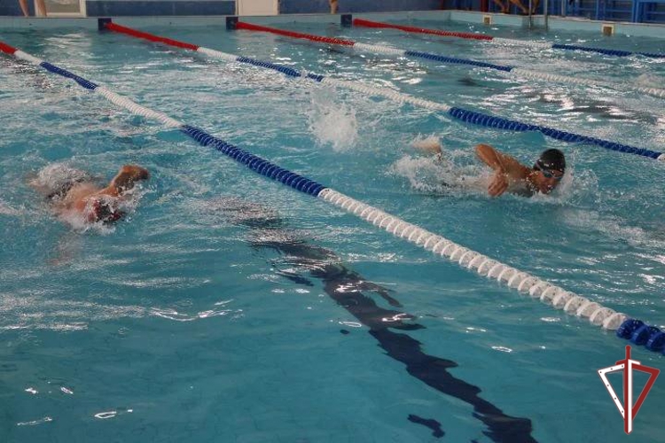 Самарские росгвардейцы стали лучшими на окружном чемпионате по плаванию
